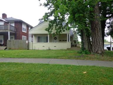 Main picture of 3224 E 5th Ave