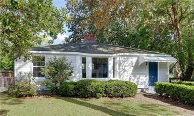 Main picture of 426 Lawton Ave