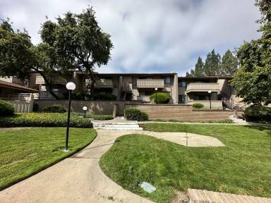 Main picture of 101 Kinross Dr