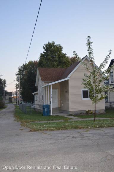 Main picture of 300 E King St