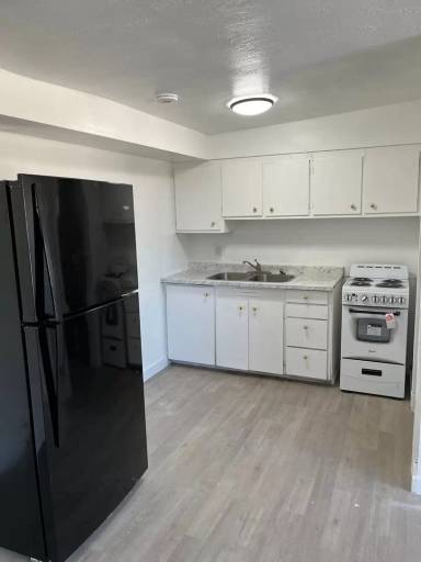Main picture of 1065 W Marina Dr