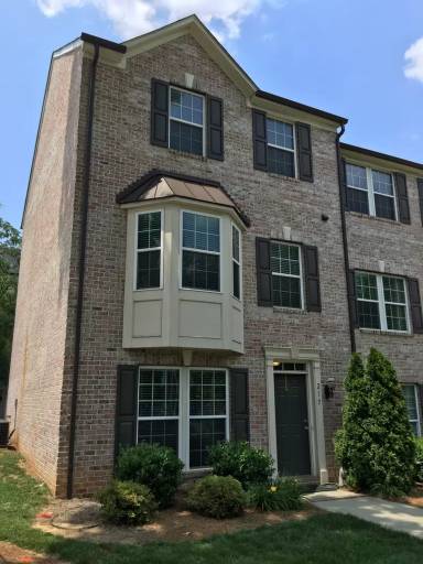 Main picture of 215 N Irwin Ave