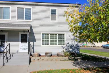 Main picture of 402 Benham St