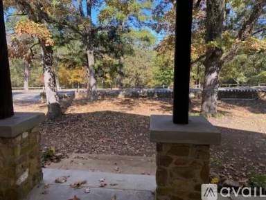 Main picture of 1208 Golf Links Rd