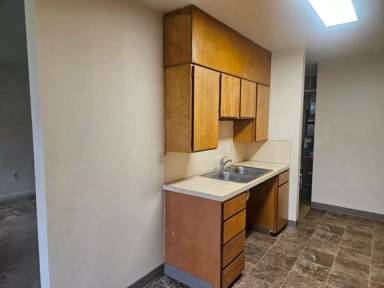 Main picture of 2594 Lee St SE