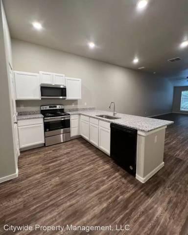 Main picture of 2120 N Jayton Ave