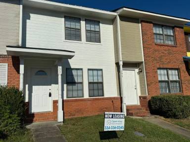 Main picture of 193 Lakeview Dr