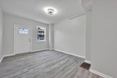 Main picture of 556 Salem Ave