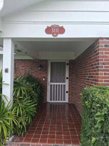 Main picture of 5111 Fairfax E