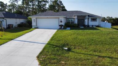 Main picture of 3913 NW 42nd Ln