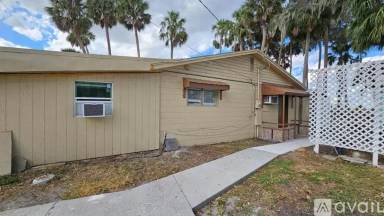 Main picture of 410 Oak Dr
