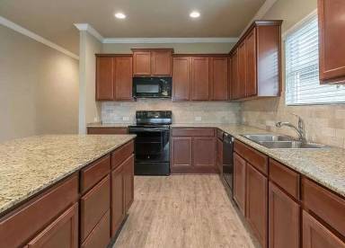 Main picture of 613 Fair Springs Dr