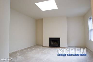 Main picture of 3751 N Halsted St