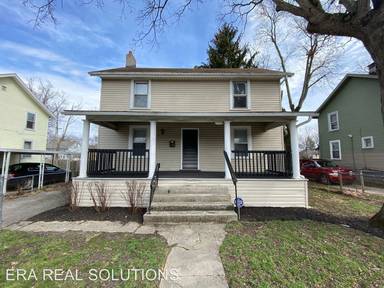 Main picture of 2442 Parkwood Ave
