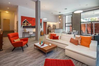 Main picture of Eleventh Avenue