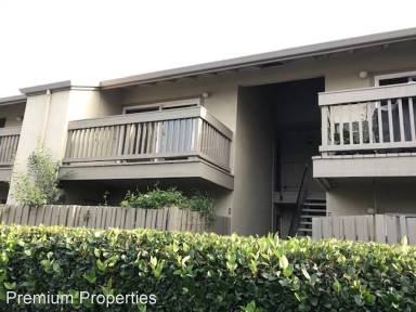 Main picture of 2562 Walnut Blvd