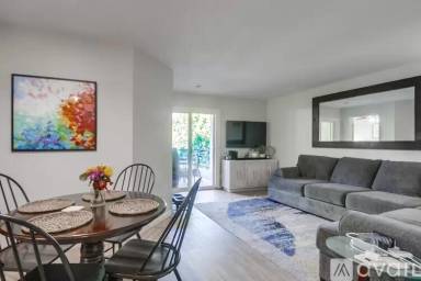 Main picture of 7545 Charmant Dr