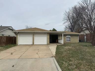 Main picture of 125 SW 15th St