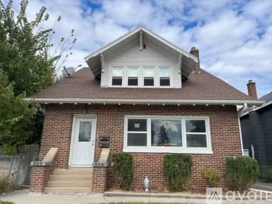 Main picture of 322 W Main St