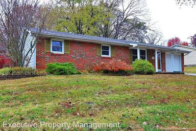 Main picture of 1933 Carolina Ln
