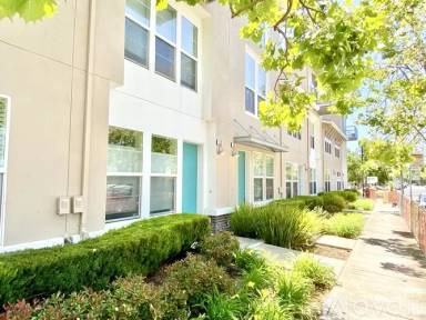 Main picture of 326 Marina Way