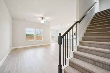 Main picture of 718 London Town Ln