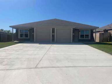 Main picture of 122 Dolphin Dr