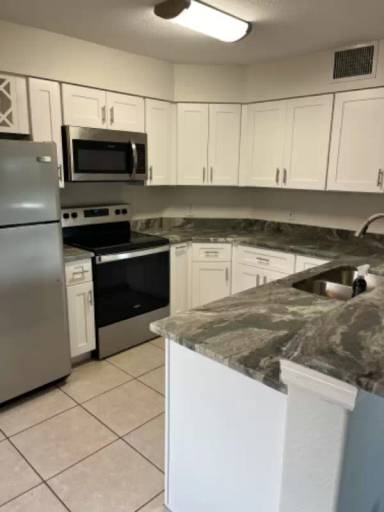 Main picture of 9570 Crescent Garden Dr