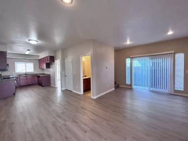 Main picture of 1319-1321 Bell St