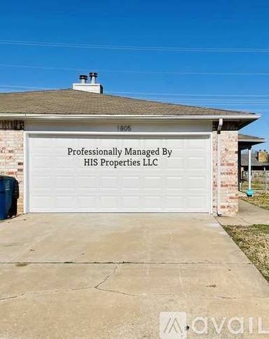 Main picture of 1805 E 66th Pl