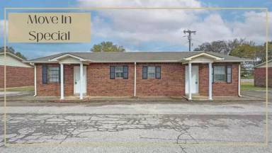 Main picture of 404 Thompsonville Ln