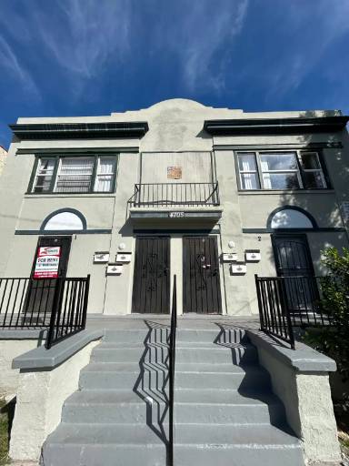 Main picture of 4705 Willow Brook Ave