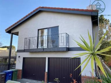 Main picture of 929 Jefferson St