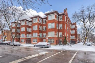 Main picture of 2631 E 74th St