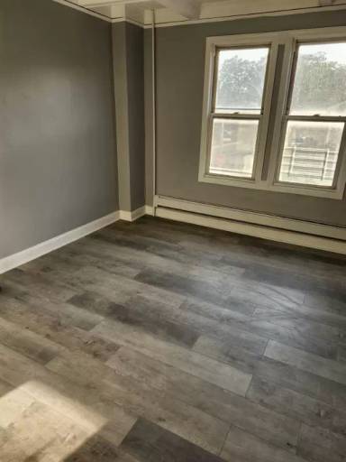 Main picture of 2 Long St