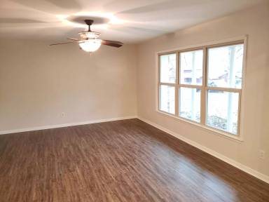 Main picture of 2717 Meadowlark Ln