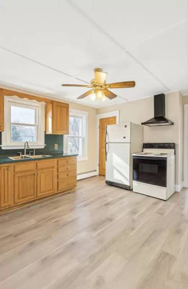 Main picture of 194 Water St