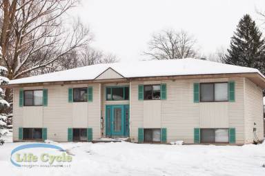Main picture of 822 Carrier Creek Blvd NE