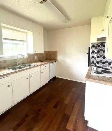 Main picture of 421 Arthur Dr