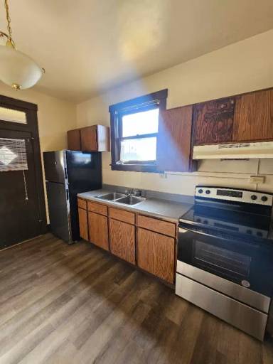 Main picture of 2004 Kenneth Ave
