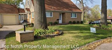 Main picture of 3216 Davenport Ave