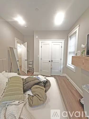 Main picture of 701 E 2nd St