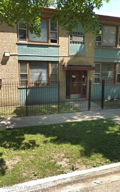 Main picture of 802 E 89th Pl