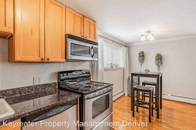 Main picture of 1151 N Marion St