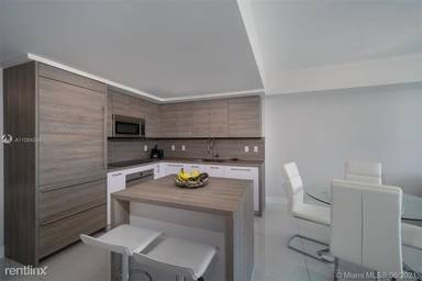 Main picture of Parque Towers Condo