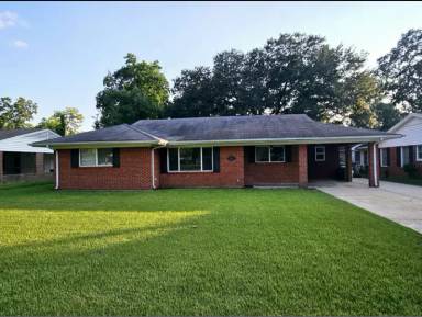 Main picture of 881 S Gate Rd