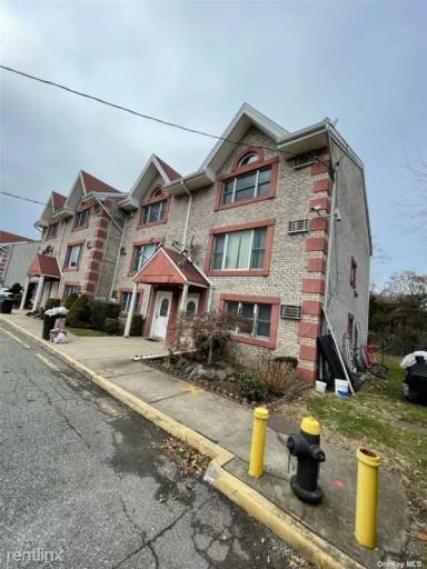 Main picture of 13516 11th Ave