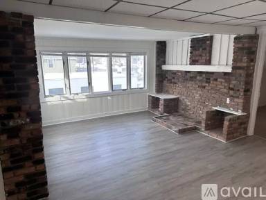 Main picture of 10 E Washington St