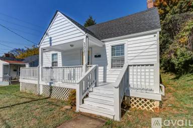 Main picture of 2021 Rose Ln