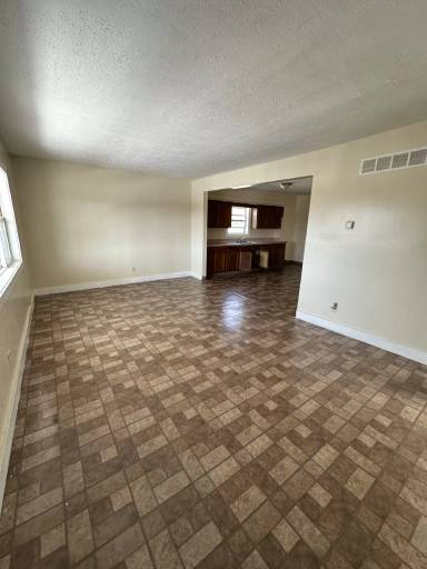 Main picture of 3959 E 123rd St